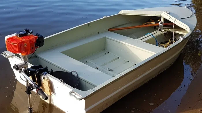 Is a 2 Stroke Motor Better for Fishing